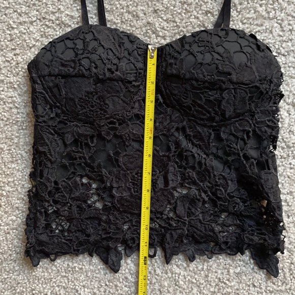 ✨Black Lace Top✨ - Picture 8 of 10